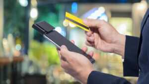 Apple, iPhone’ları POS cihazına dönüştürecek
