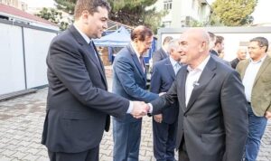 Başkan Soyer, bayramı Osmaniye’de depremzedelerle bir arada geçiriyor