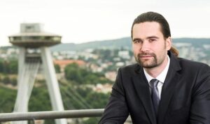 Gelişmiş daima tehditlere karşı tahlilin adresi ESET