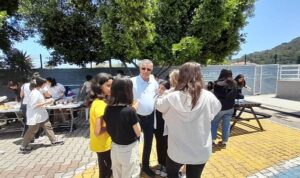 Başkan Topaloğlu kermese katıldı