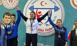 Kocaeli’nin haltercilerinden 2 gümüş madalya