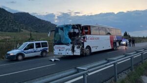 Kdz.Ereğli’den Bodrum’a giden otobüs kaza yaptı