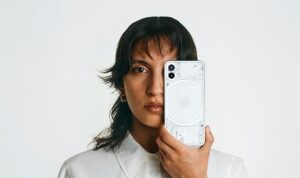 Dikkat çekici tasarımıyla fark yaratan Nothing Phone (1) Türkiye’ye Geliyor