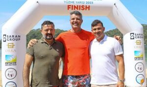 Sadettin Saran, Engelsiz Kulaçlar Etkinliğinde Özel Gereksinimli Gençlerle Kulaç Attı