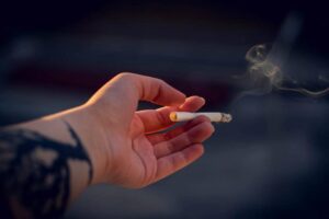 “Sigara Bağımlılığı Tedavi Edilebilir Mi ?”