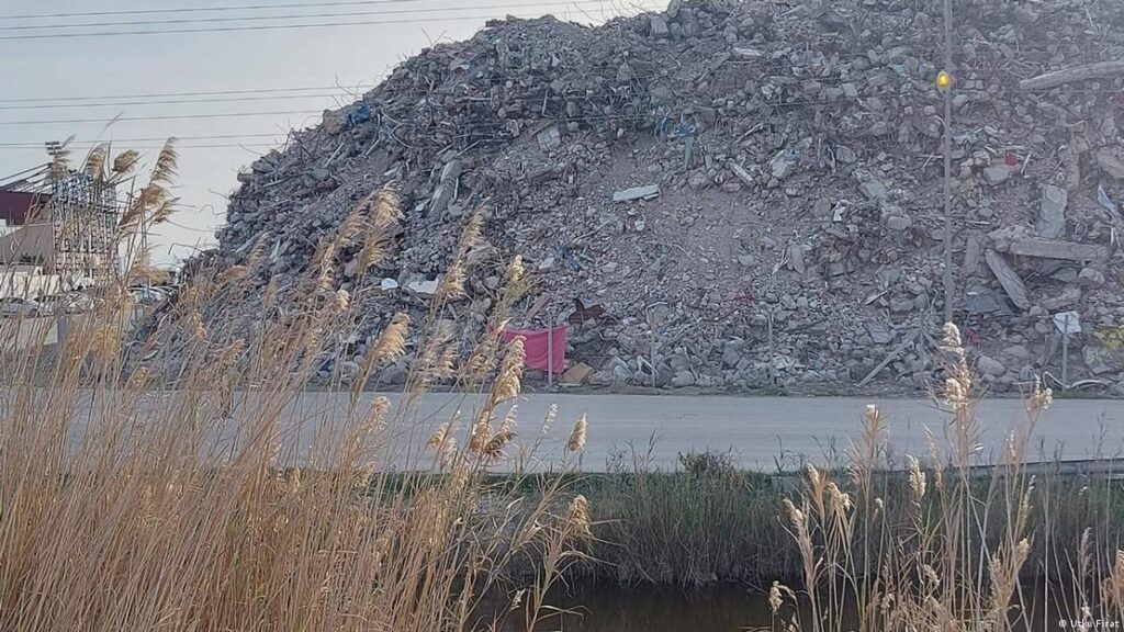 Türk Toraks’tan ‘Enkaz Atıklarının Bertarafında Mevzuata Uyun’ Çağrısı