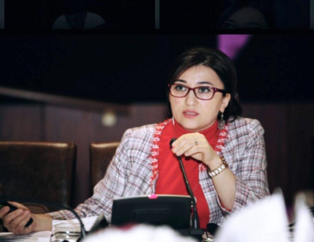 Hükümet Memur Zammını, Çalışanlar da Yetkili Sendikaları Gözden Geçirmeli