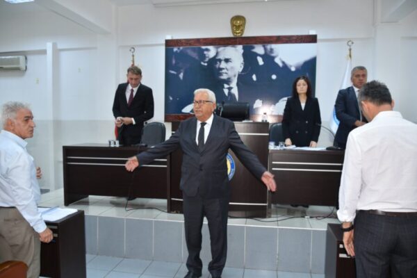 ‘HALİL POSBIYIK’I CHP’DEN UZAKLAŞTIRMAK İSTEYENLER AVUÇLARINI YALARLAR’