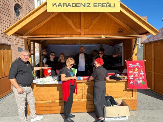 ALMANYA’DA, ‘KDZ. EREĞLİ İL OLSUN’ PANKARTI AÇTILAR