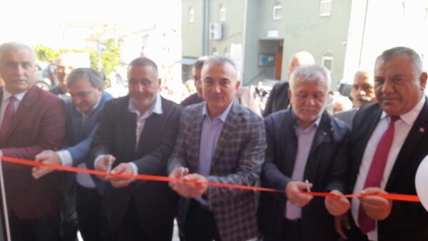 Muhtar Adayı, Başkan Adayı gibiydi..