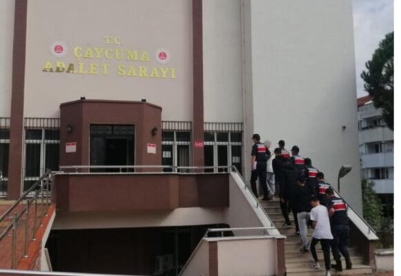 Motosiklet hırsızları yakalandı