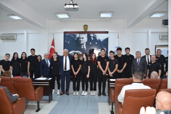KDZ. EREĞLİ LİSESİ’NİN BAŞARILI SPORCULARI ÖDÜLLENDİRİLDİ
