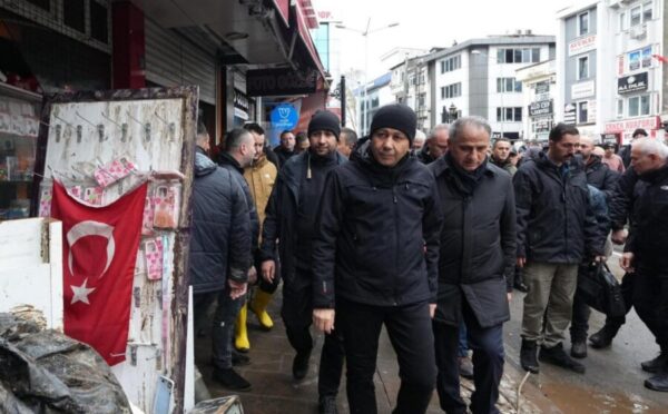 Afetzedelere yardım ödemeleri yatırılmaya başladı