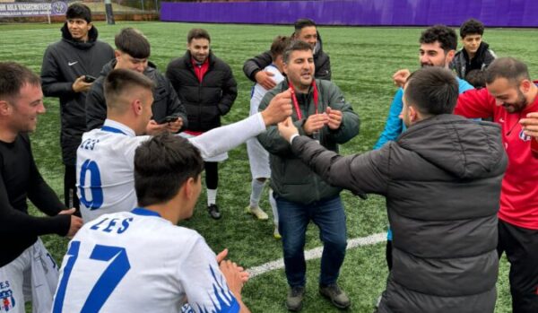 Ligin bitimine 3 hafta kala ZES’ten şampiyonluk kutlaması