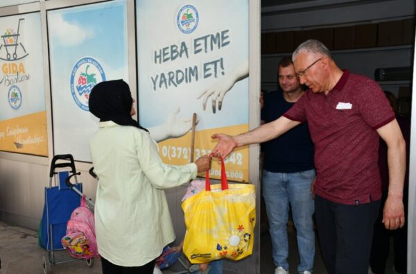 KDZ. EREĞLİ BELEDİYESİ, BAYRAM ÖNCESİ BİN AİLEYE GIDA YARDIMINDA BULUNUYOR