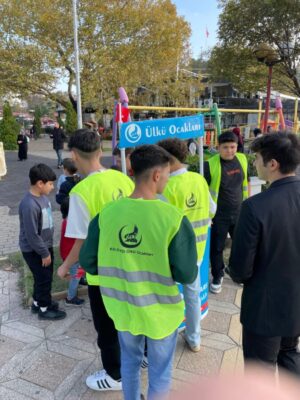 Kdz.Ereğli ülkü ocakları çocuklara bayrak dağıttı